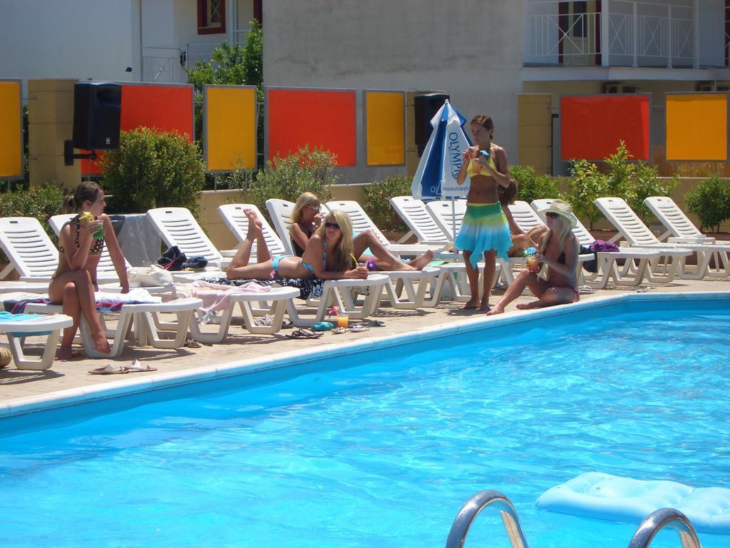 Kavos Central Gardens Apart otel Dış mekan fotoğraf