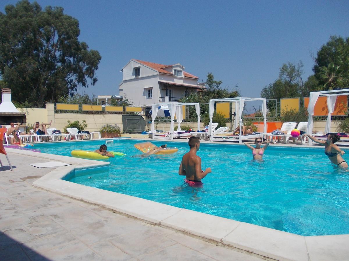 Kavos Central Gardens Apart otel Dış mekan fotoğraf